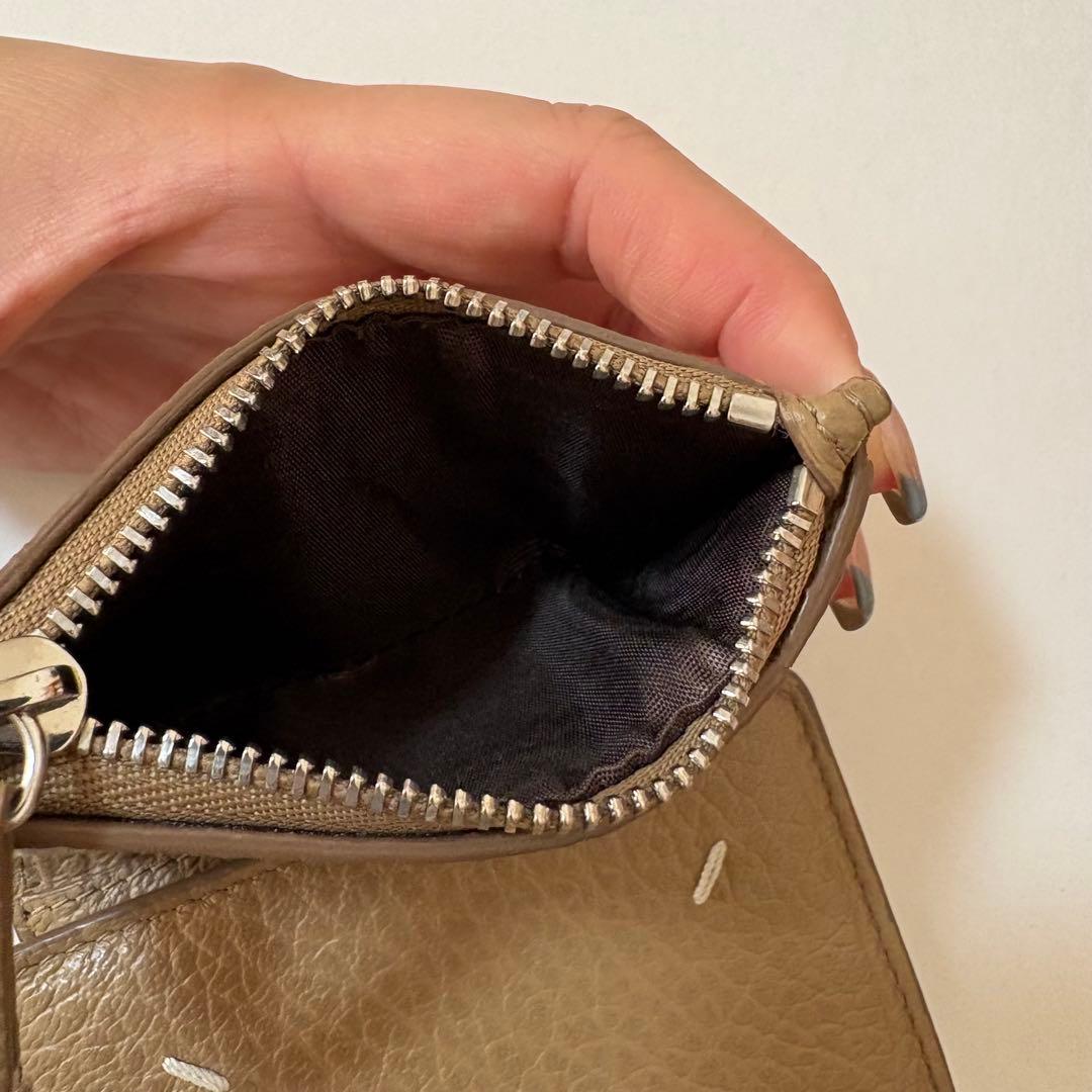 メゾンマルジェラ 4ステッチ 三つ折り財布 ベージュ