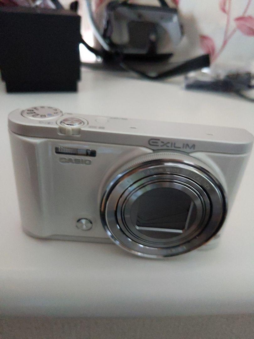 美品】CASIOEXILIM EX-ZR3100(白)&カメラケースつき(黒) | www