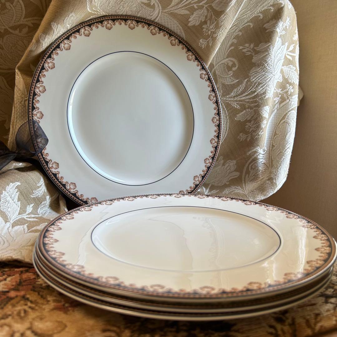 英国製 黒壺 WEDGWOOD 【MEDICI】ディナープレート 英国製 黒壺 WEDGWOOD 【MEDICI】ディナープレート