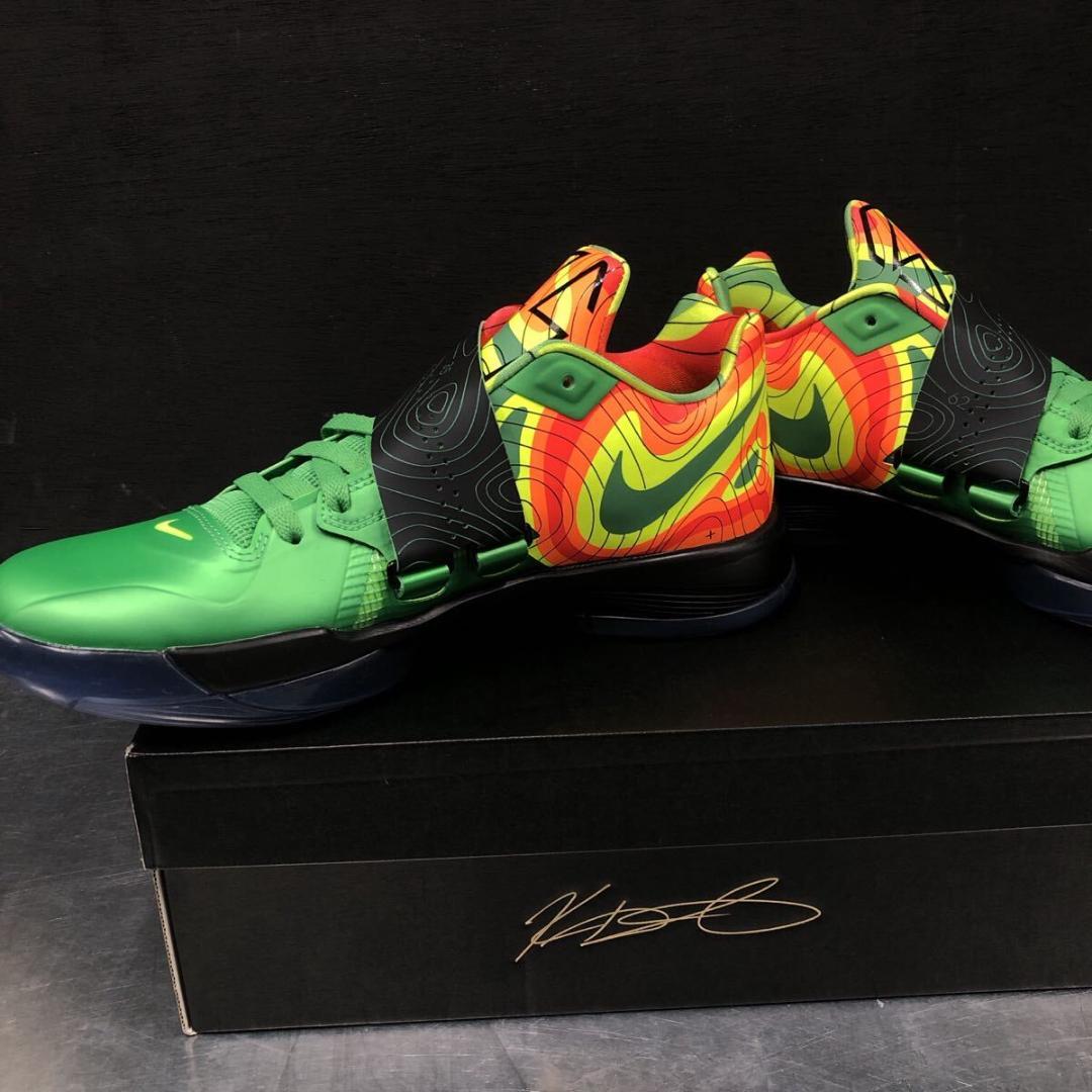 GQ2035◇NIKE KD 4 Weatherman ◇FN6247-300