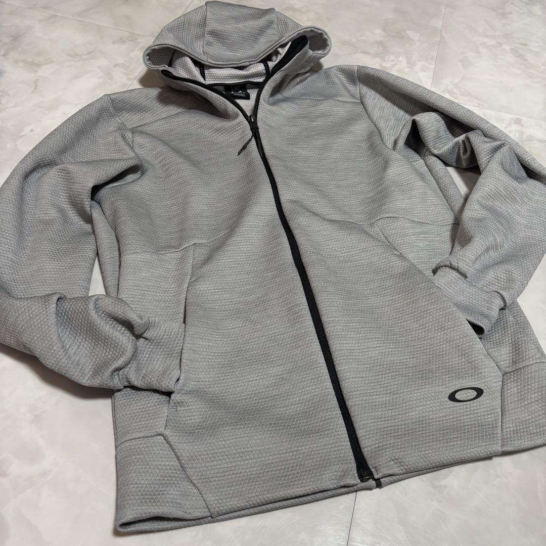 Oakley かっこいい　グレー ジャージ上下セット　M