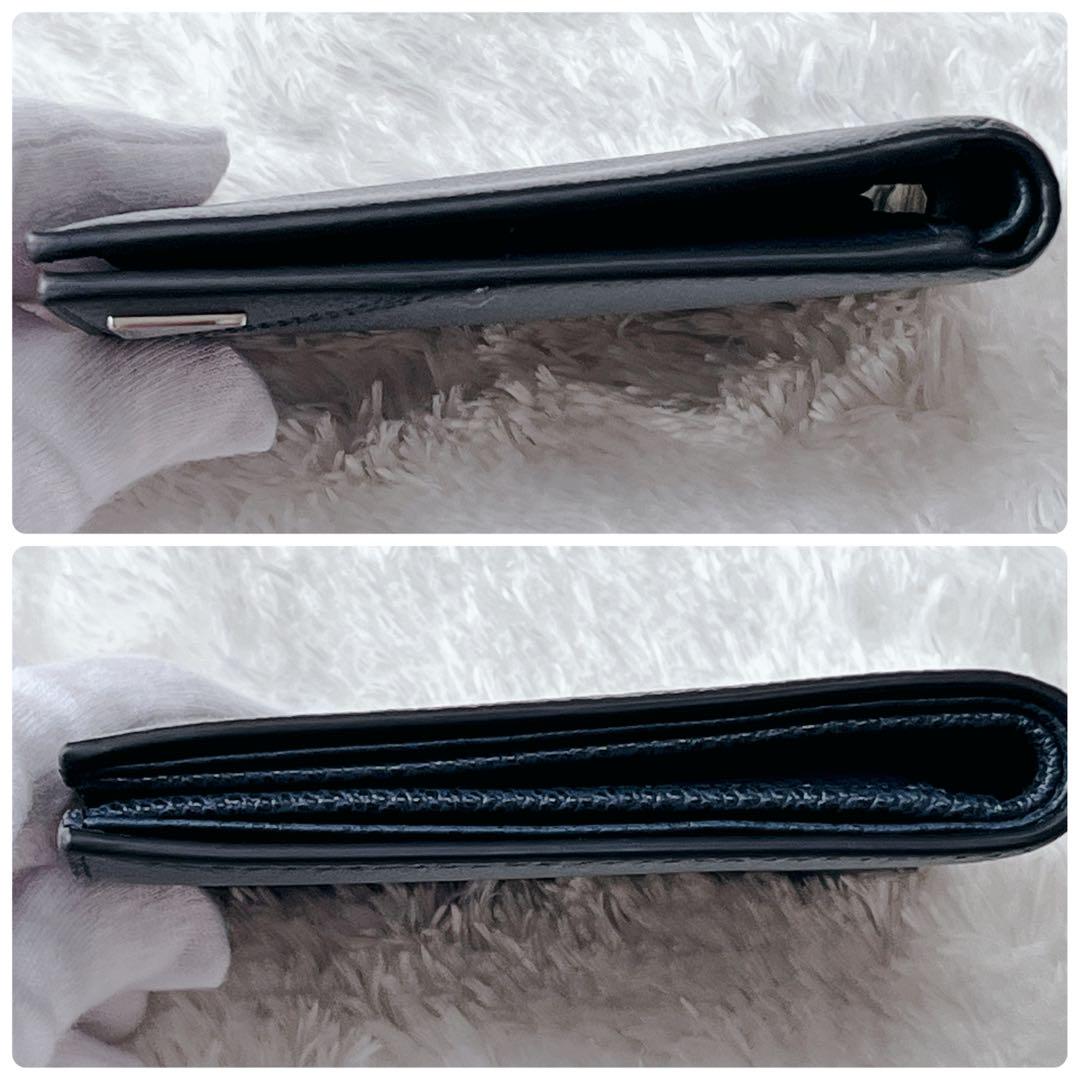 二つ折り財布