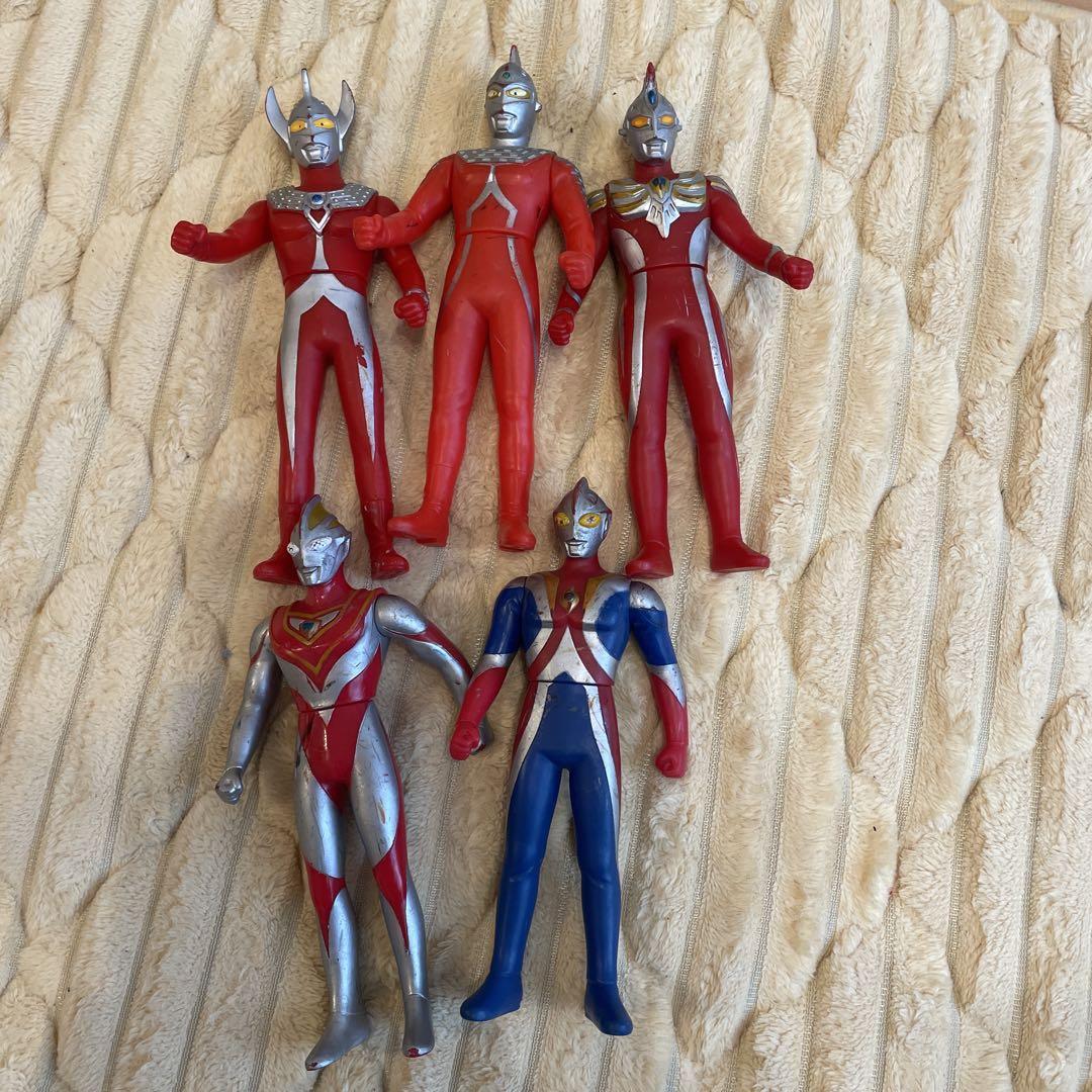 ウルトラマンフィギュア 65体セット ウルトラマンフィギュア6体セット - メルカリ