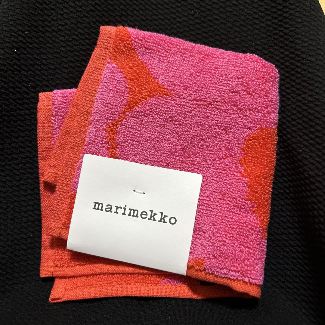 marimekko 花柄タオルハンカチ