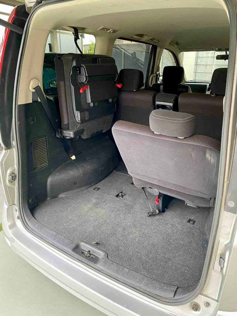 日産セレナ 車検R8年12月まで 日産セレナ 車検R8年12月まで