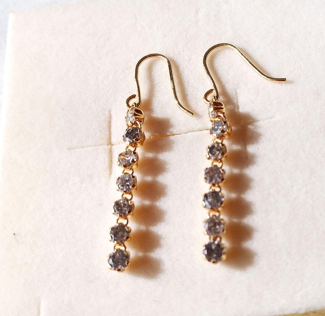 １カラット　天然　ダイヤモンド　フックピアス　k18　　ロングピアス