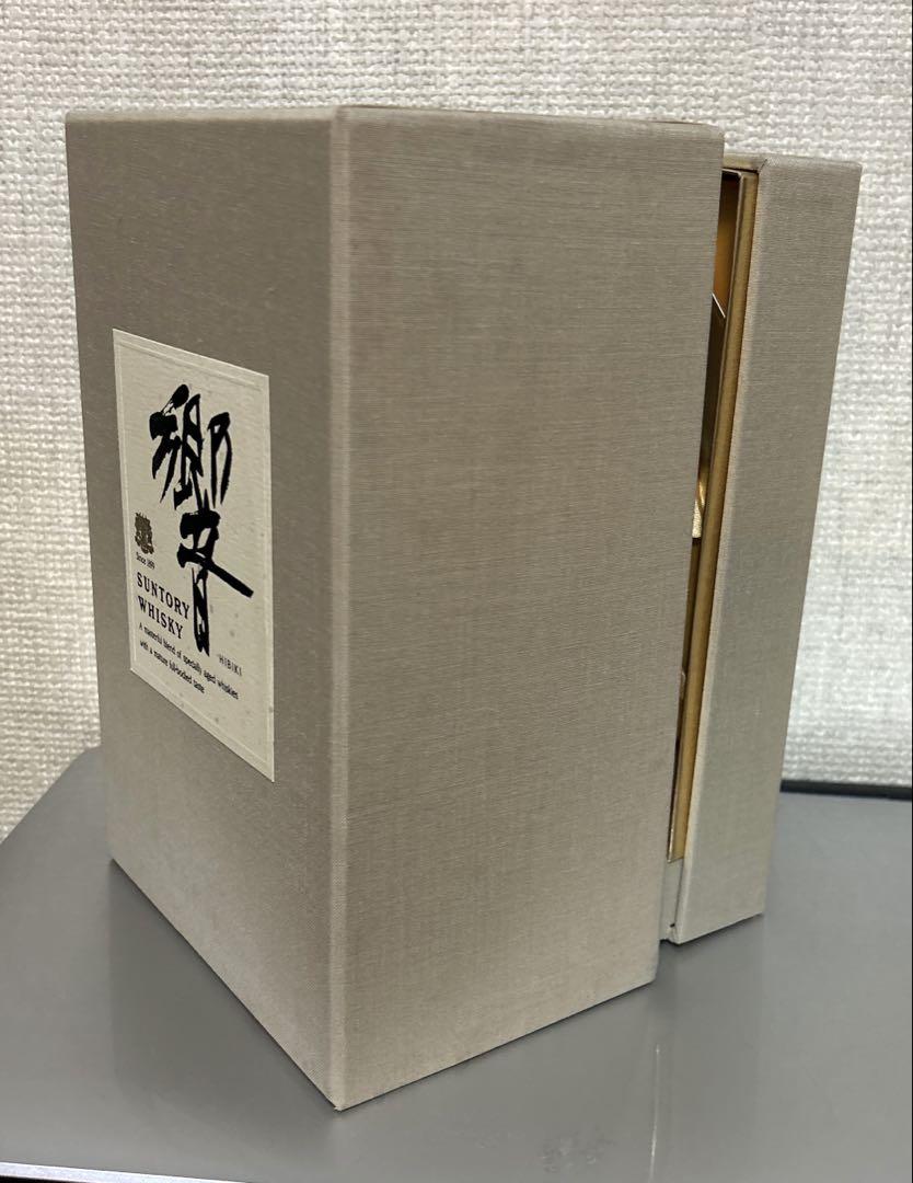 サントリー　ウイスキー 響 750ml 裏ゴールドラベル　箱入り