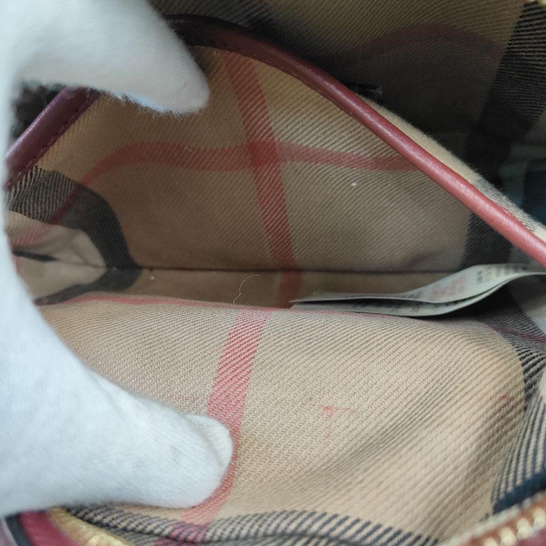 BURBERRY　レッドバックル　レザークロスボディバッグ　ノバチェック