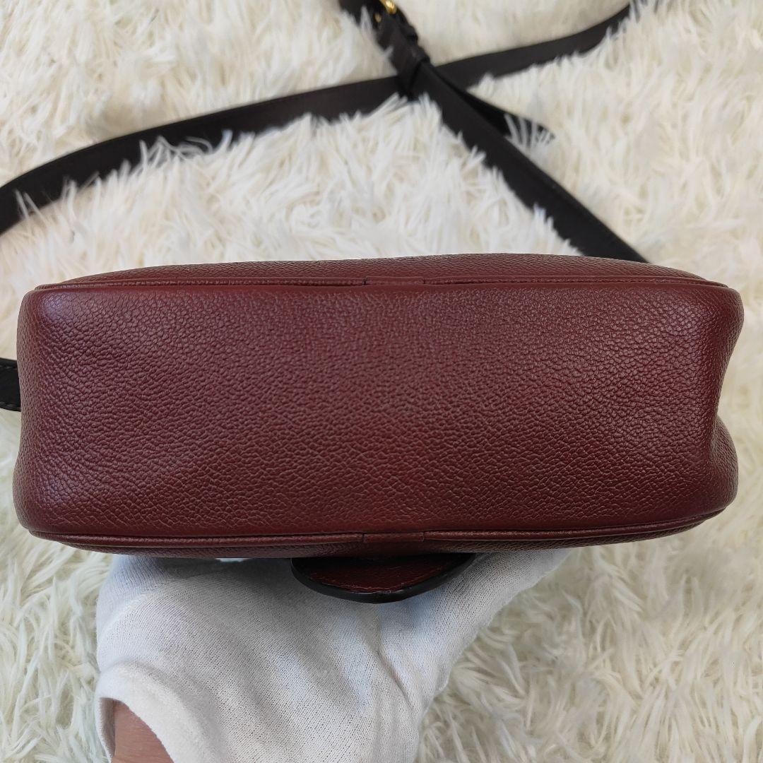 BURBERRY　レッドバックル　レザークロスボディバッグ　ノバチェック