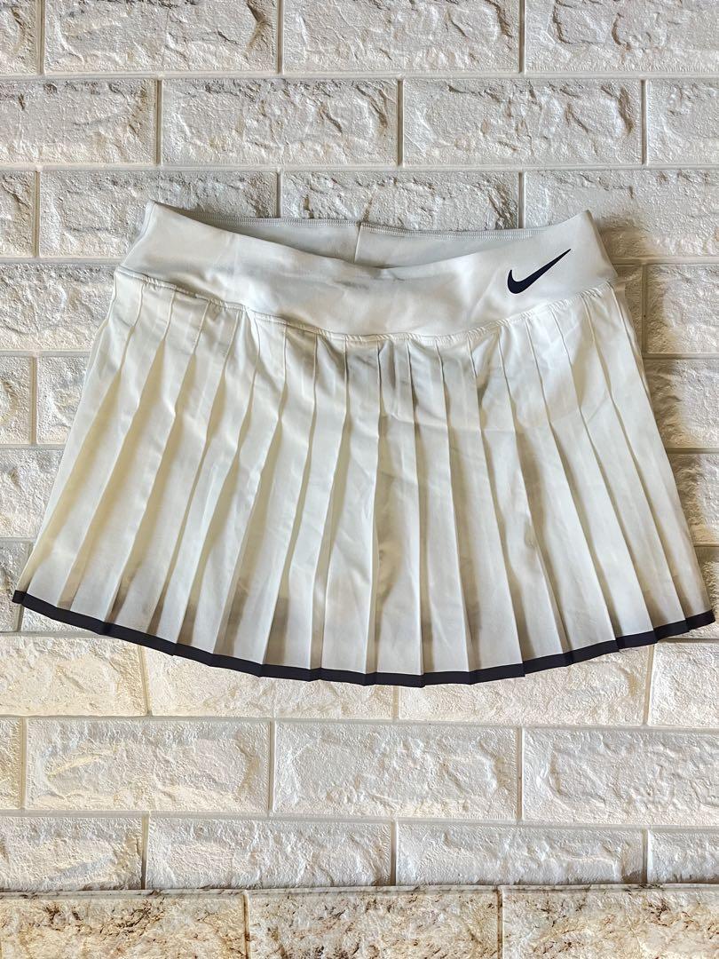 新品タグ付き　Nike テニススカート ホワイトＭ　海外