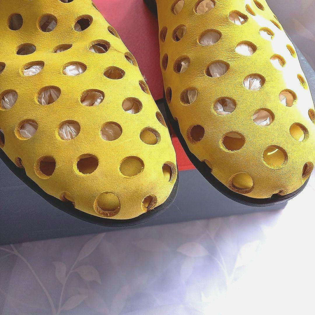 arche アルシュ DATO イエローカーフパンチングショートブーツ