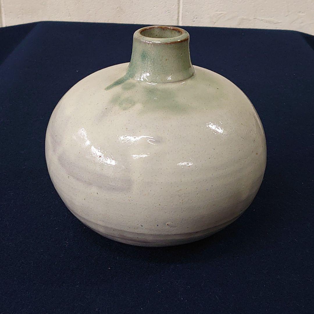 作家不明 白秞壺(花瓶) 箱無し - メルカリ 作家不明 白秞壺(花瓶) 箱無し - メルカリ