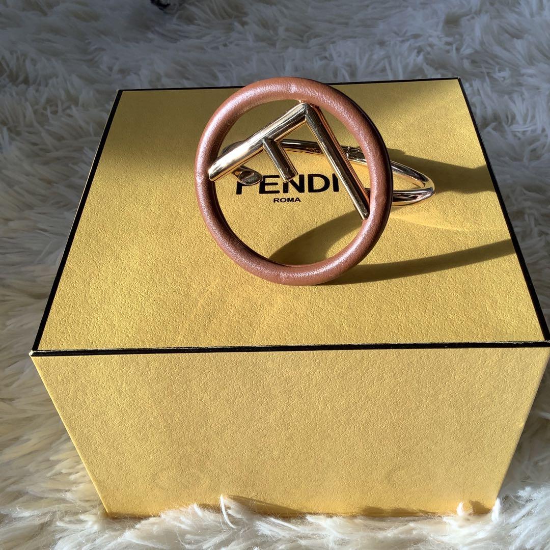 美品✨フェンディ　ロゴ　バングル