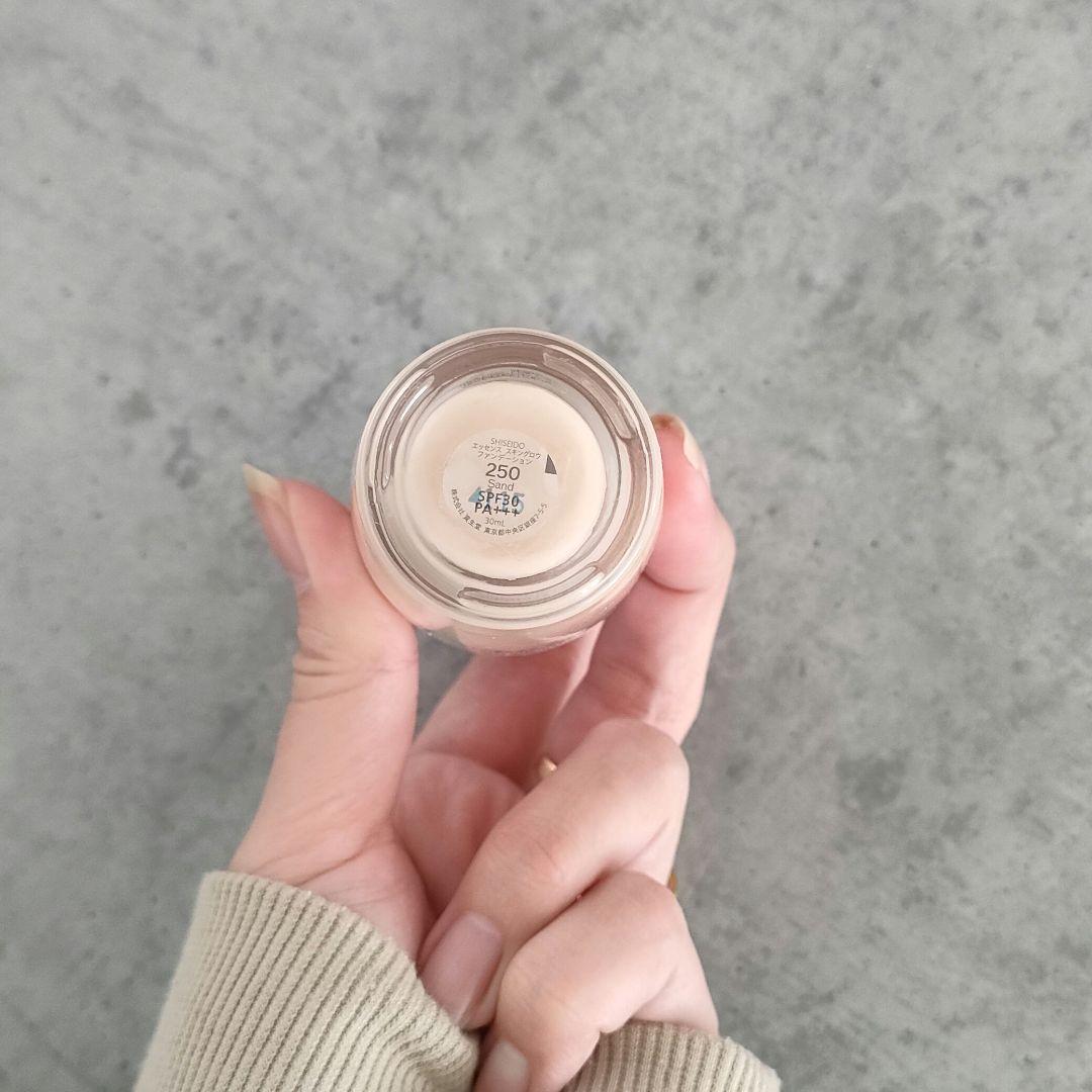 SHISEIDO 資生堂 エッセンス スキングロウ ファンデーション　250