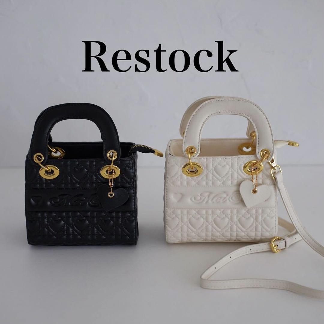 新品未使用】クラシックエンボスハンドバッグショルダーバッグ