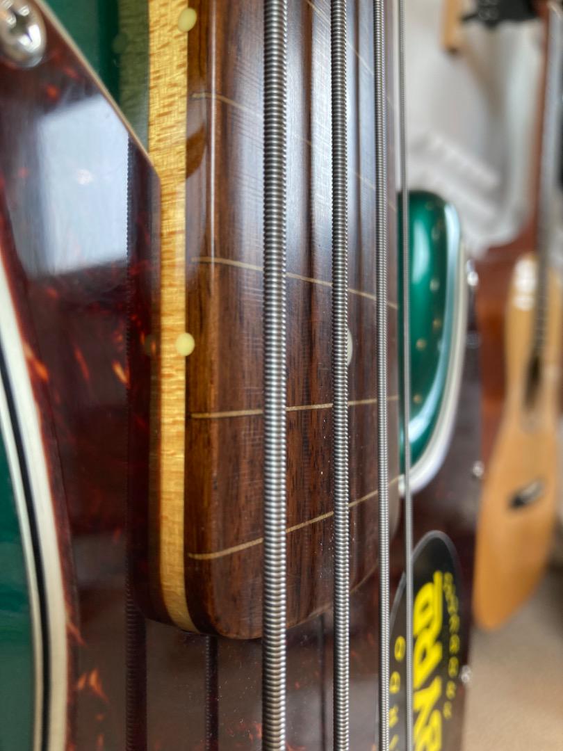 ベース Fender Jazz Bass Fretless Mod