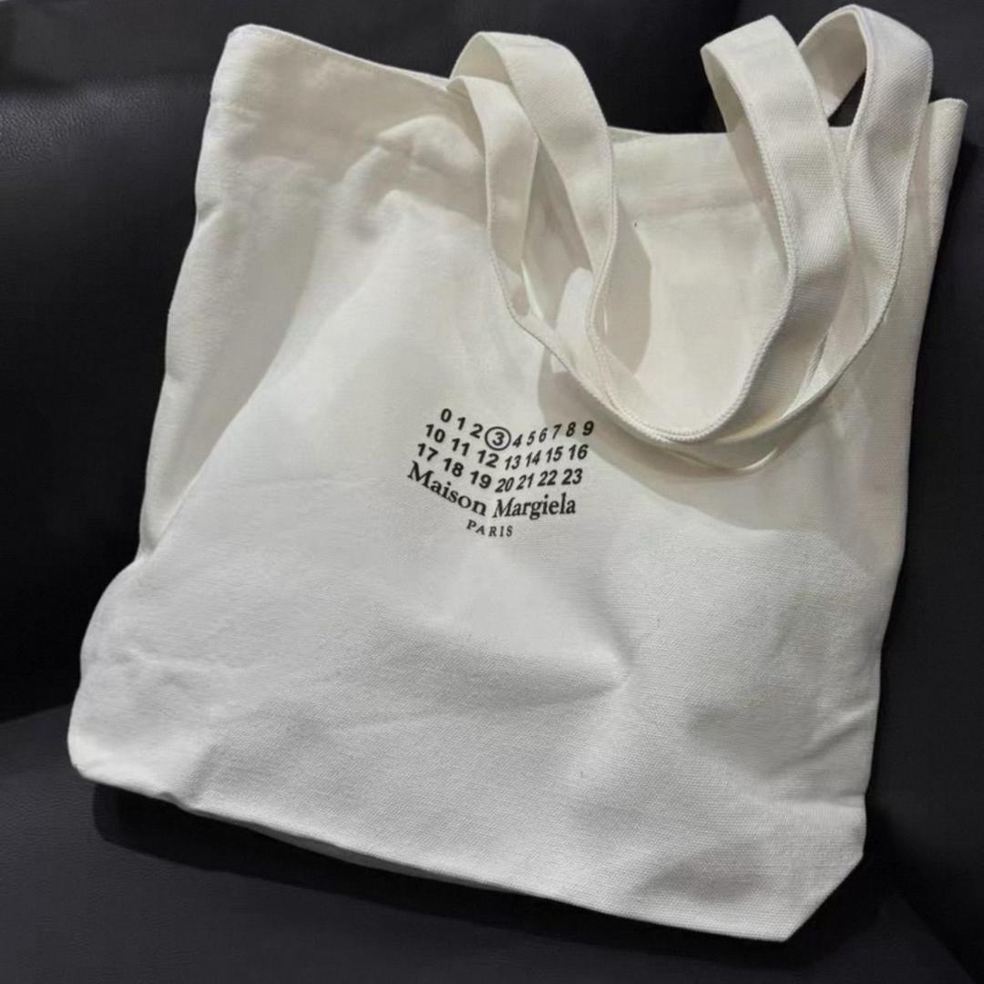 MM6 ホワイトトートバッグ