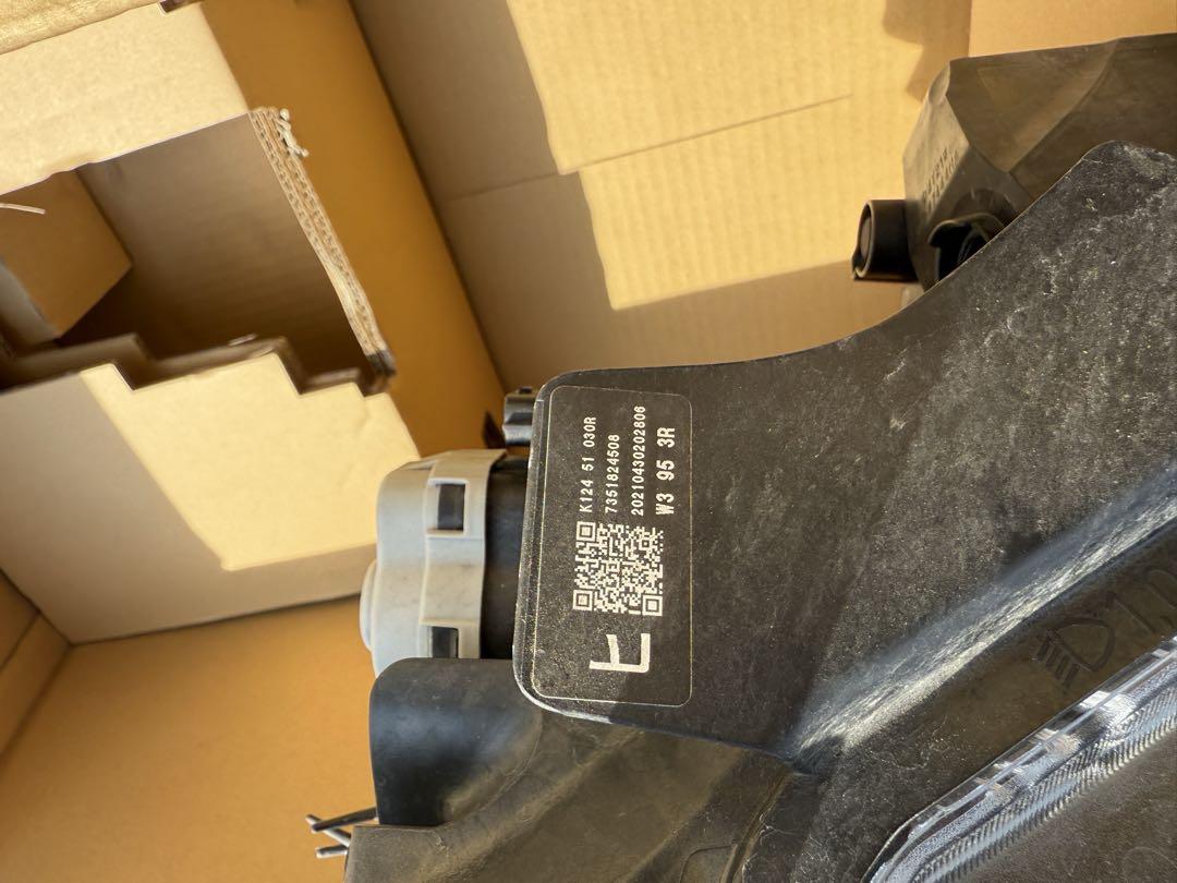 CX8 右ヘッドライト　ALH付き