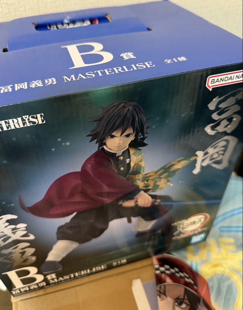 600 缶バッジ　大量　まとめ売り　アニメ　グッズ　キャラクター　ジャンプ キャラクターグッズの缶バッジ | 集英社公式通販 ジャンプ