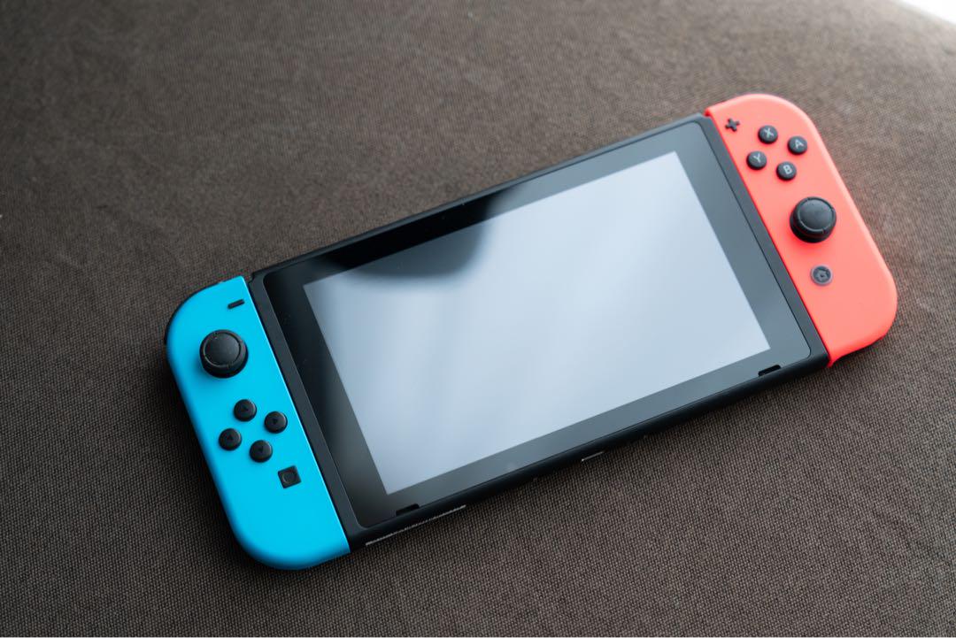 Nintendo Switch 本体 青と赤 付属品付き