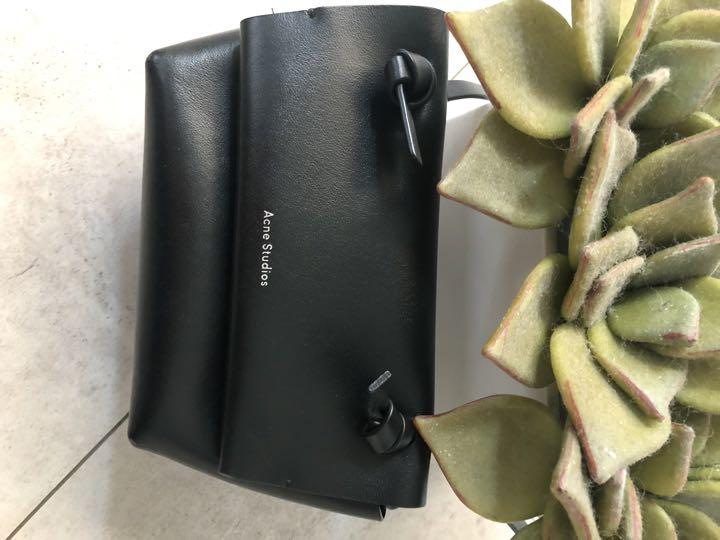 Acne studiosとても可愛いです　黒