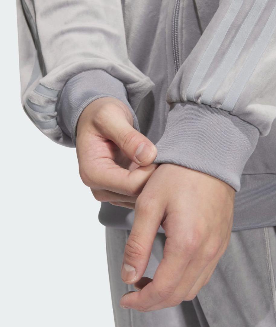 adidasトラックジャケット グレー ベロア