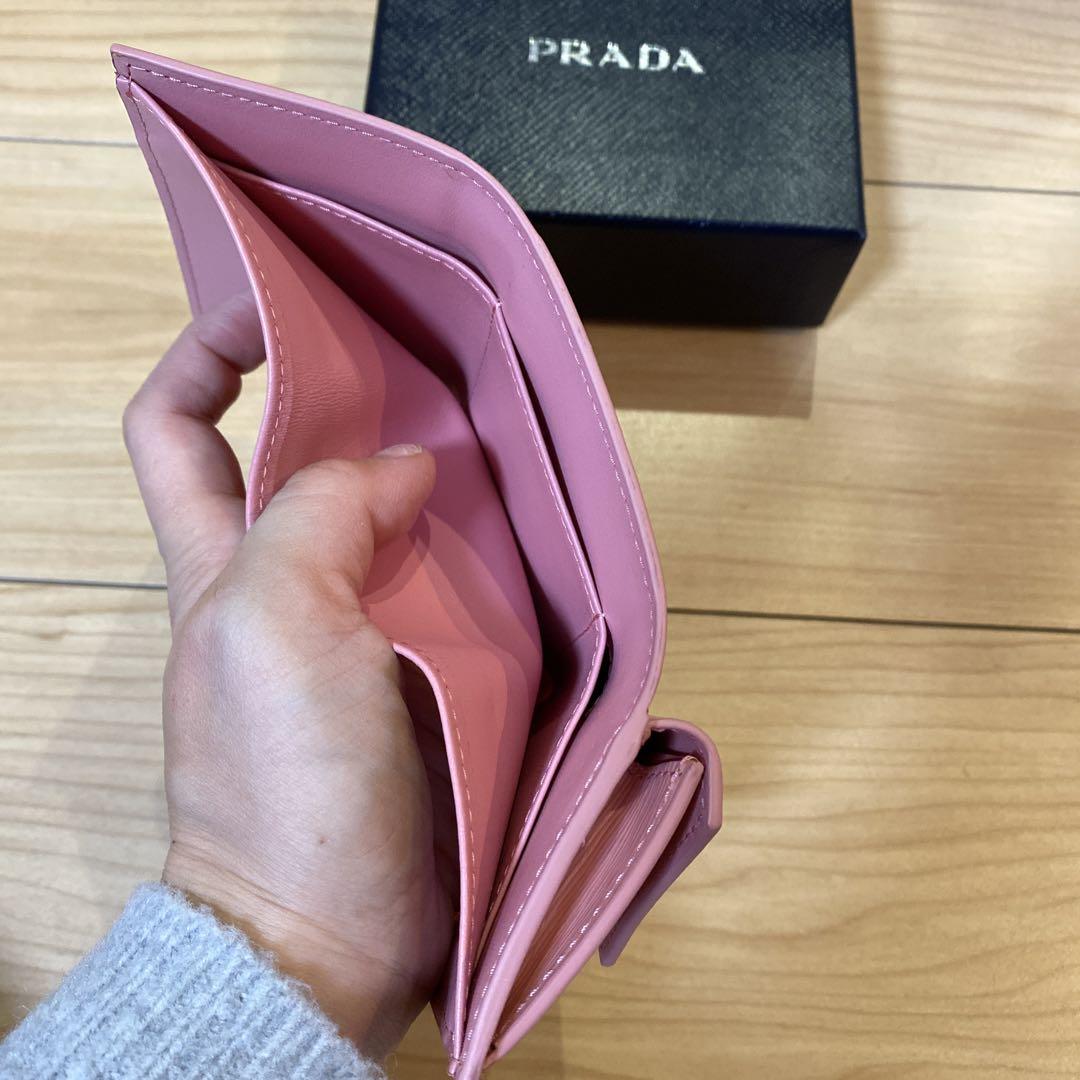 新品未使用PRADA ピンク 三つ折り財布