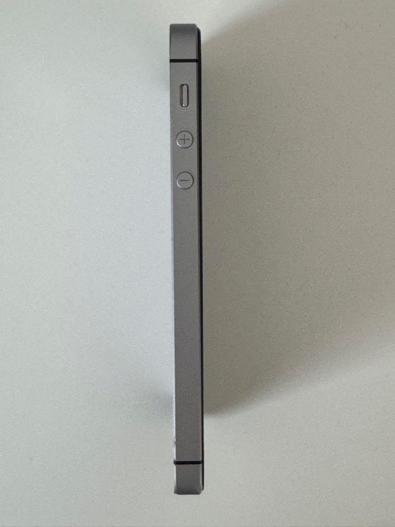 iPhone SE 第一世代 スペースグレイ 128GB SIMロック解除済