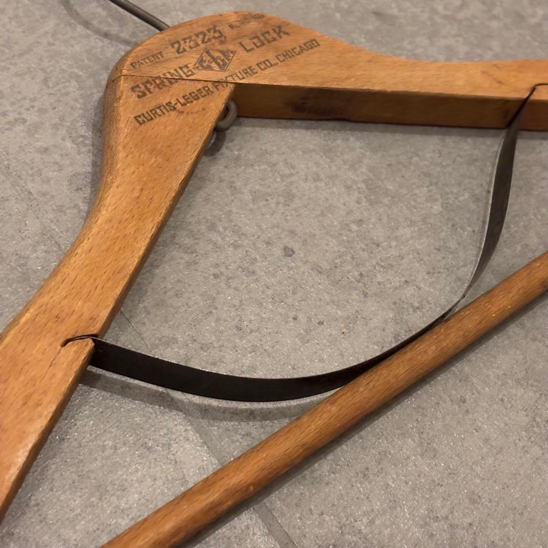 アメリカ アンティーク ビンテージ ウッド ハンガー 木製 トラックファニチャーVINTAGE MARWIL-DEMENAGEMENTS_CH