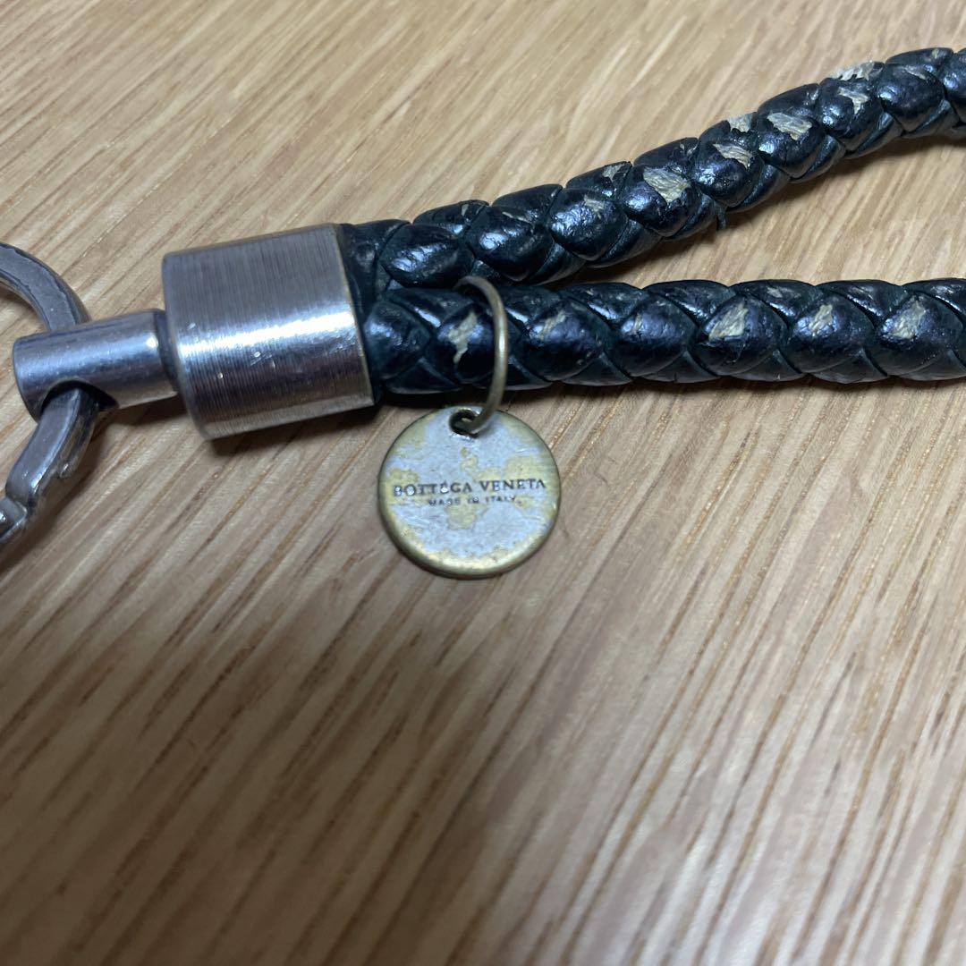 Bottega Veneta ダークグリーン レザーチャーム Bottega Veneta ダークグリーンレザーキーホルダー