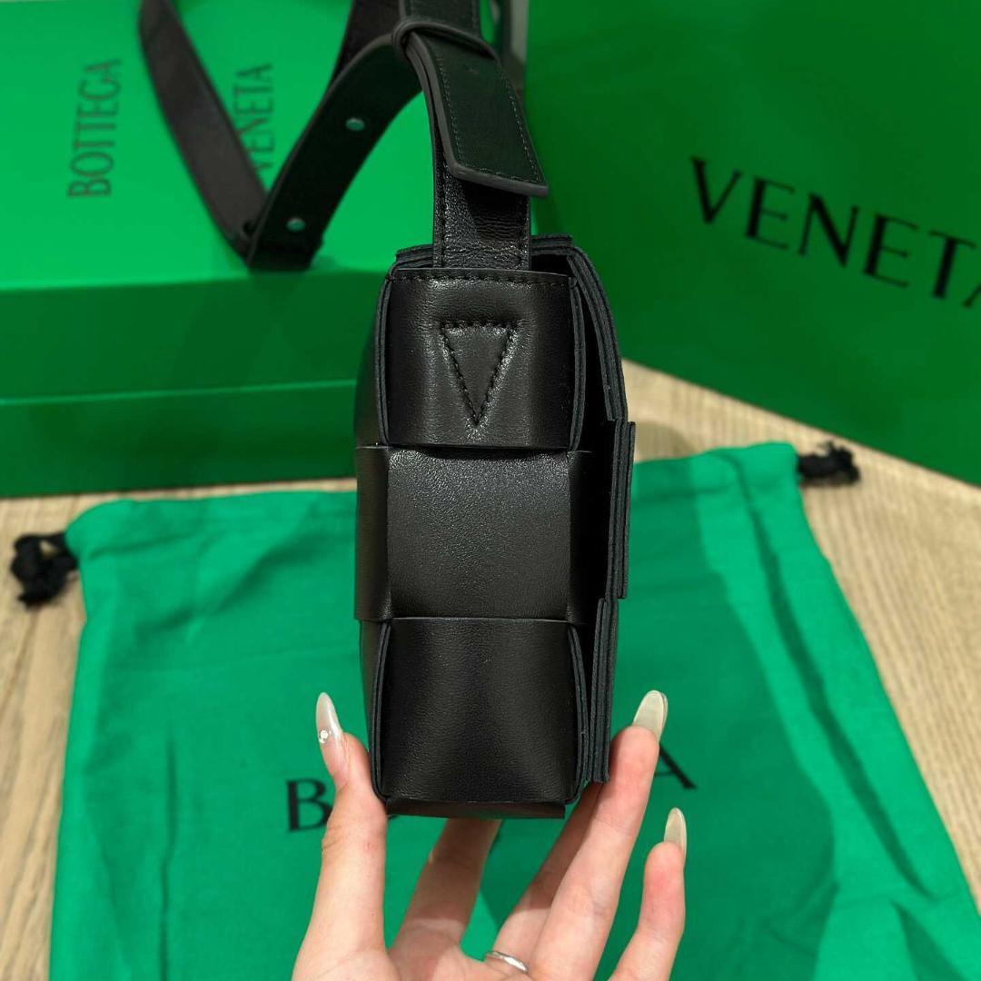 Bottega Veneta ボッテガ カセットバッグ ショルダーバッグ