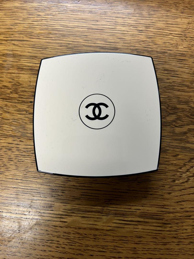 CHANEL アイシャドウパレット ベージュ系