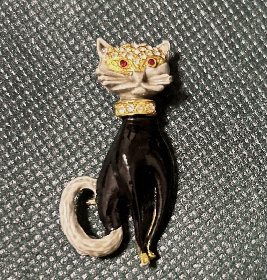 VINTAGE - ☆ヴィンテージブローチ 猫 ねこ 冠 クラウン リボン