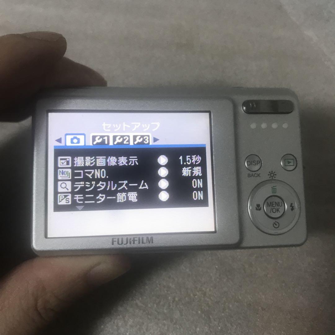 大人気の❗️激安価格❗️デジカメ 本体 FUJIFILM Finepix J10