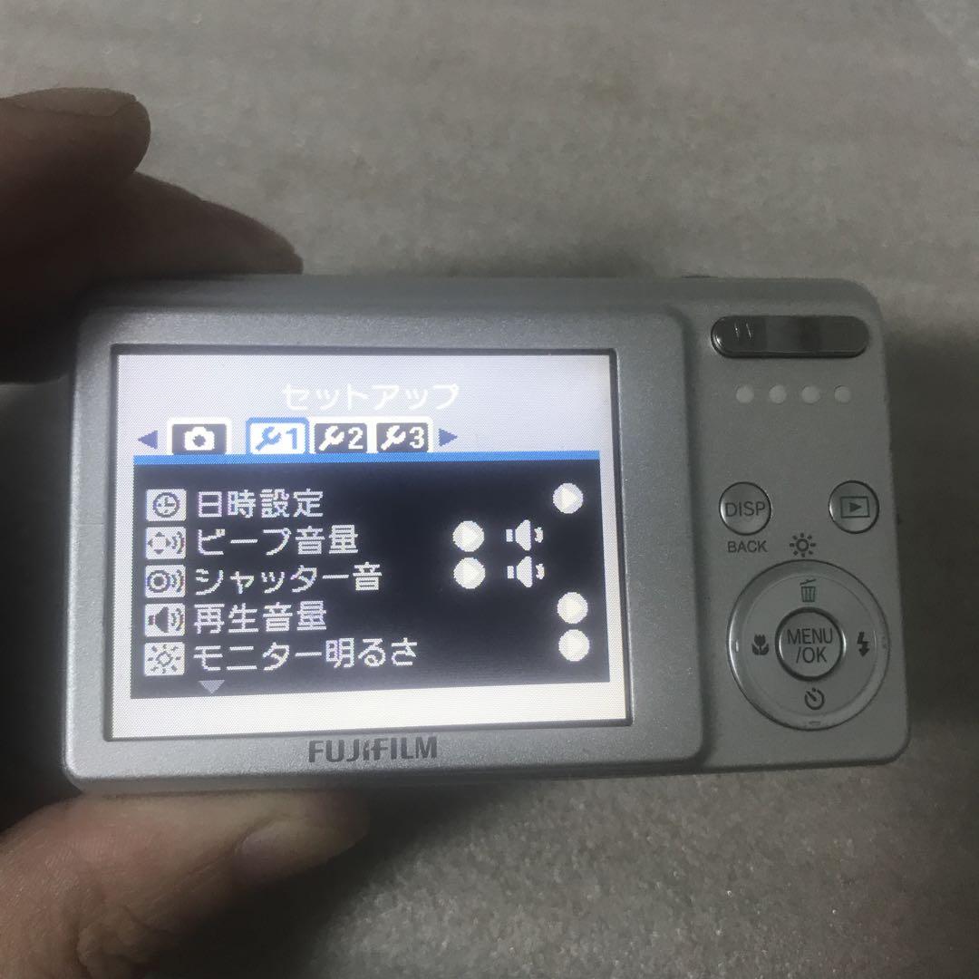 大人気の❗️激安価格❗️デジカメ 本体 FUJIFILM Finepix J10