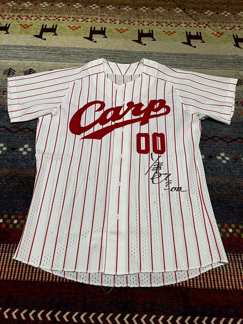 広島東洋カープ 尾形佳紀 ルーキー時代 00番 ユニフォーム サイン目立った傷や汚れなし