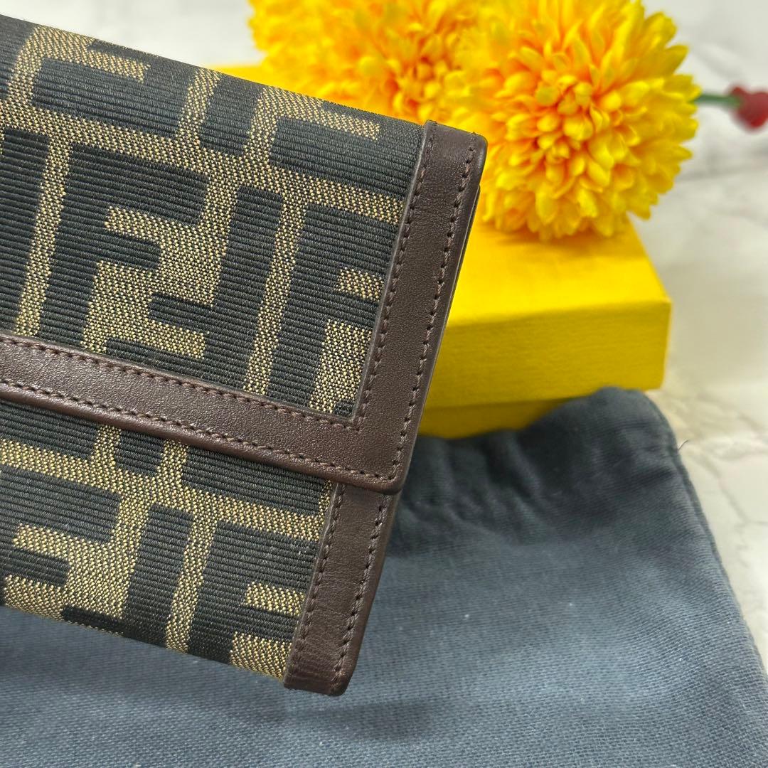 新品同様‼️ フェンディ FENDI 財布 三つ折り 折り財布 ズッカ柄 新品同様‼️ フェンディ FENDI 財布 三つ折り 折り財布 ズッカ柄