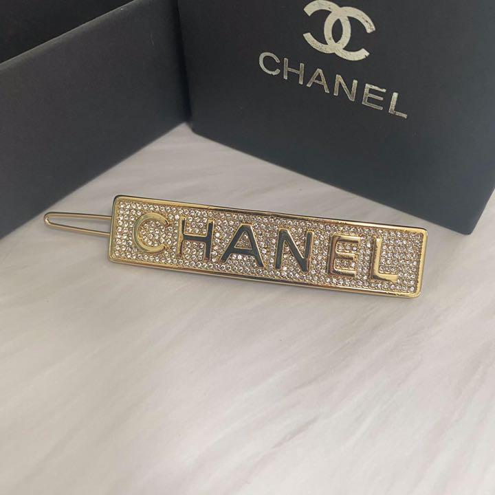 美品 Chanel シャネル スモール ロゴ 髪飾り 髪留め 最大84 オフ