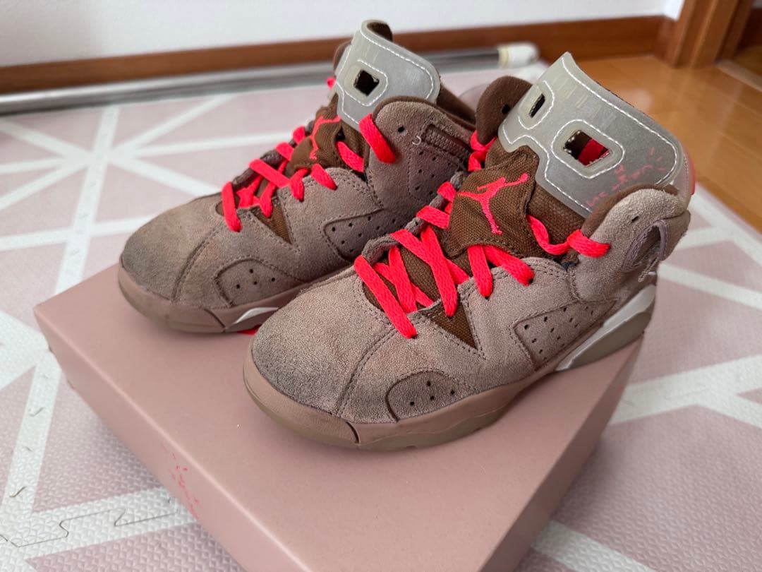 ジョーダン6 レトロ SPトラヴィス スコット