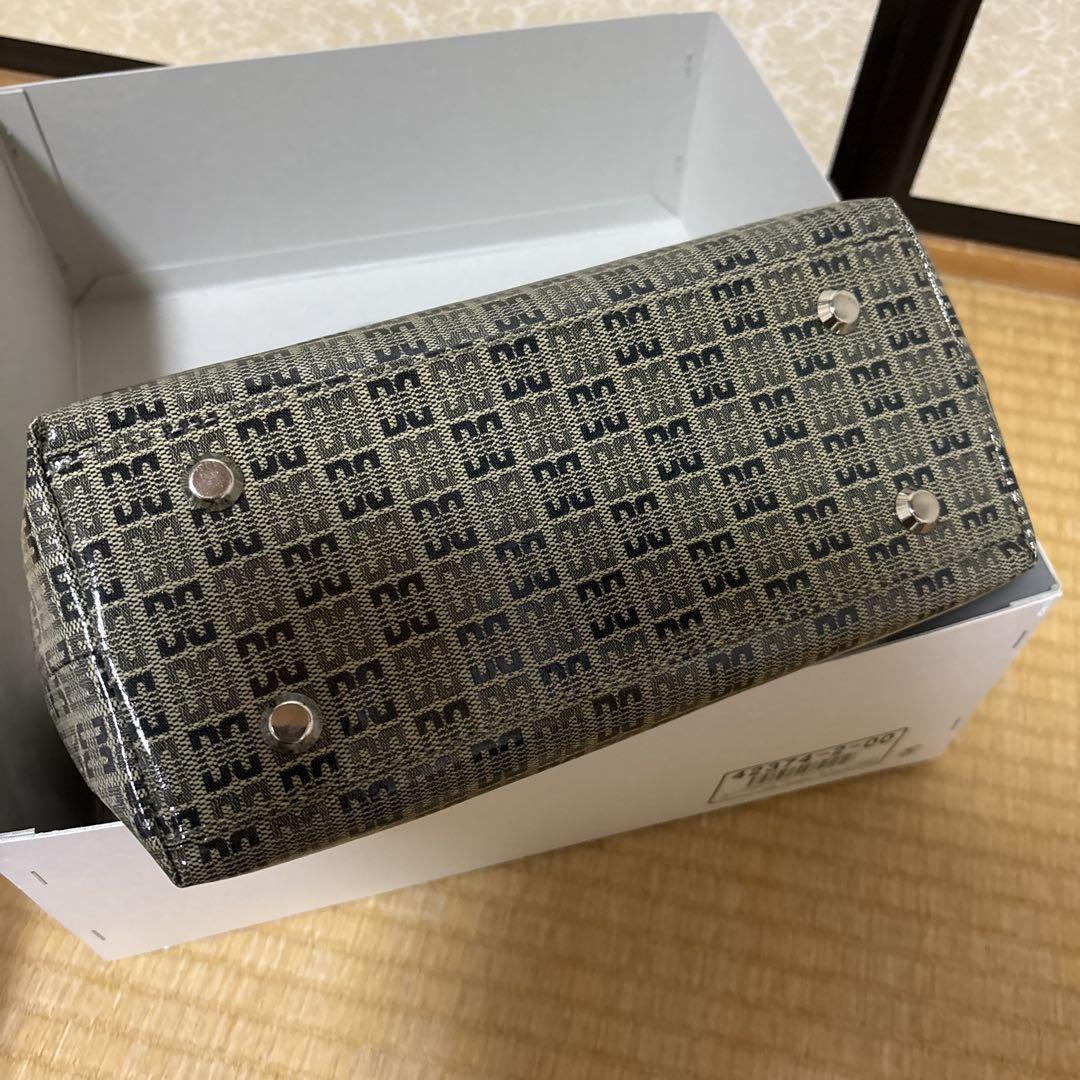 超美品 DAKS ダックス 手さげバッグ ネイビー チャーム付き