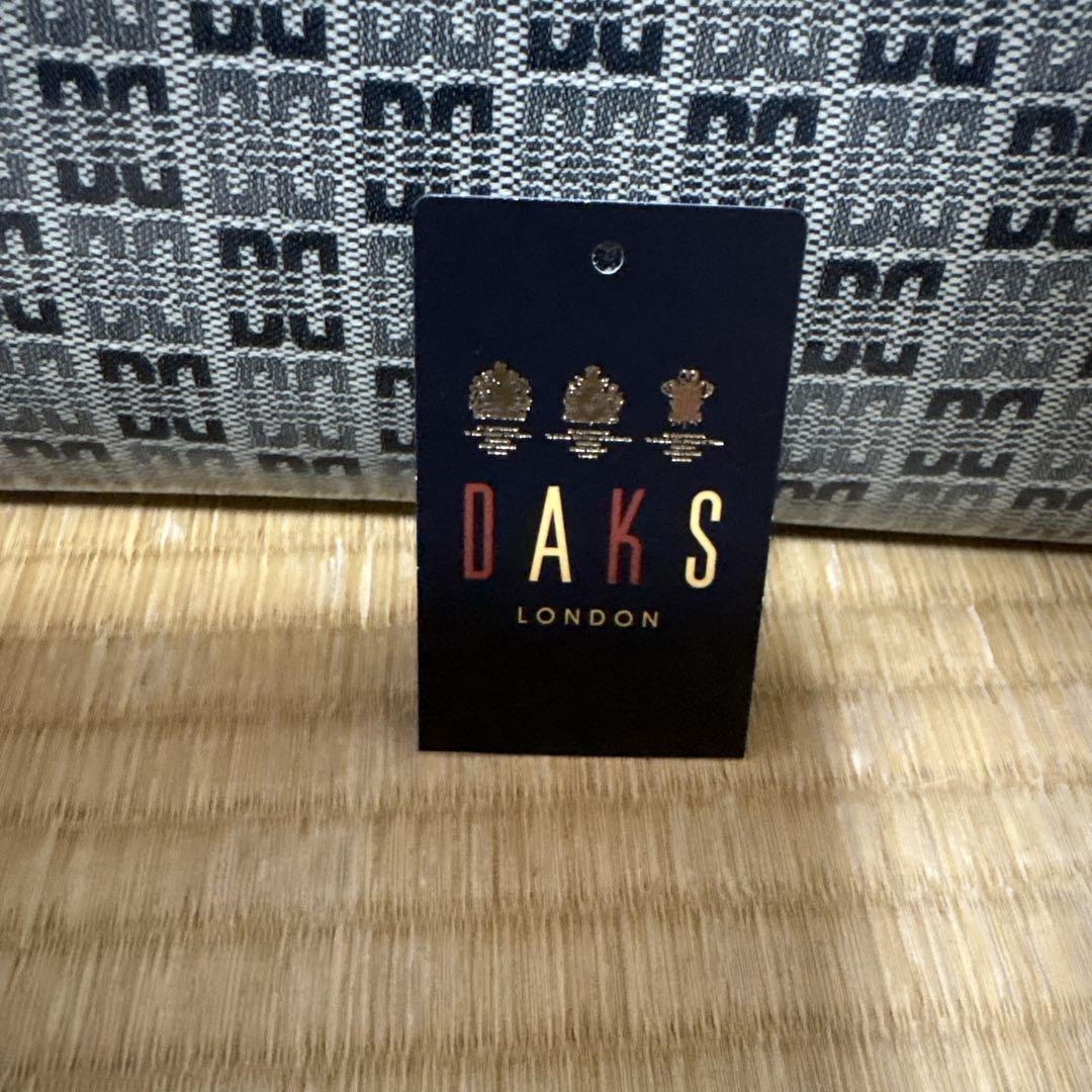 超美品 DAKS ダックス 手さげバッグ ネイビー チャーム付き 高島屋 超美品 DAKS ダックス 手さげバッグ ネイビー チャーム付き