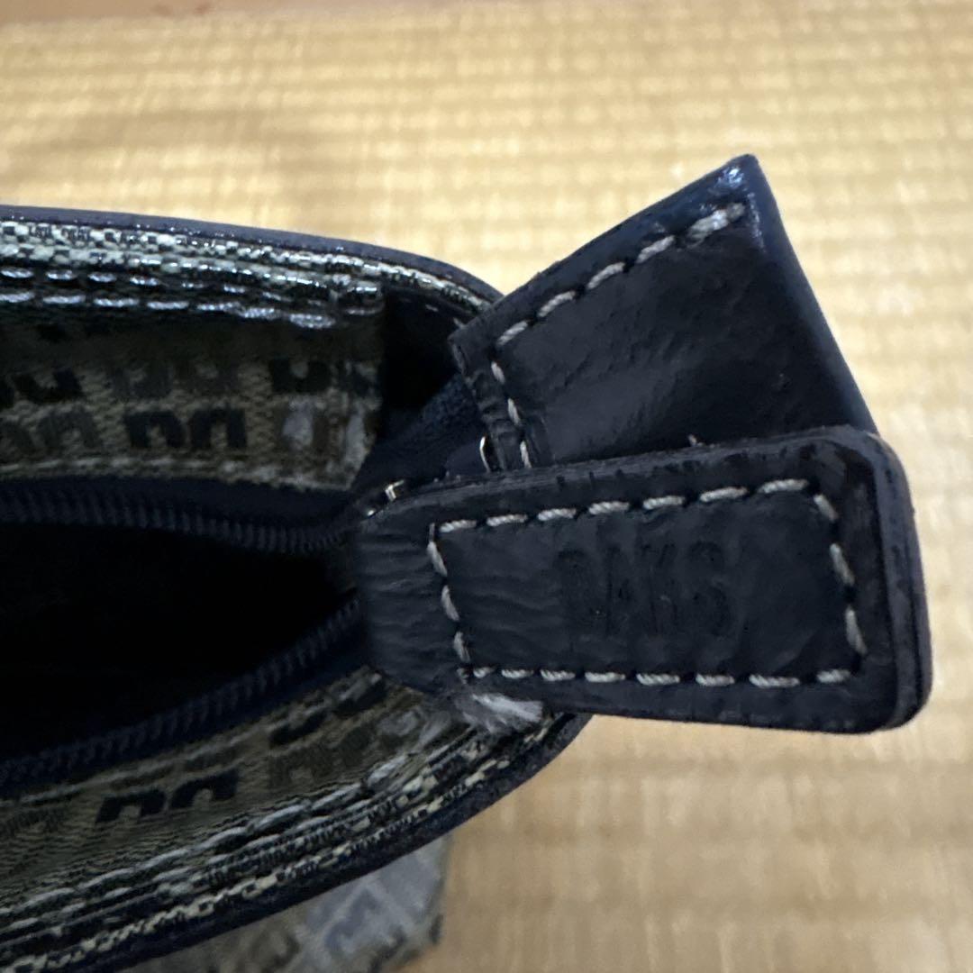 超美品 DAKS ダックス 手さげバッグ ネイビー チャーム付き 高島屋 超美品 DAKS ダックス 手さげバッグ ネイビー チャーム付き