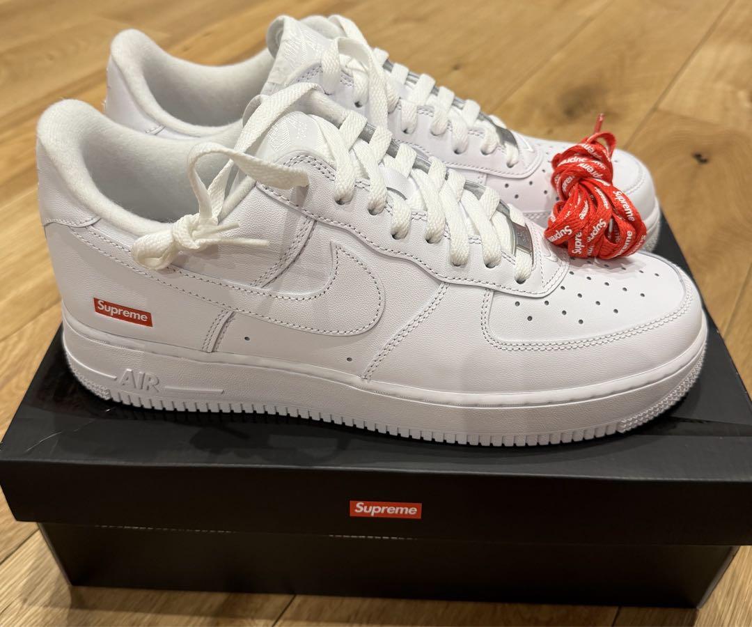 Supreme × Nike Air Force 1 Low White 靴