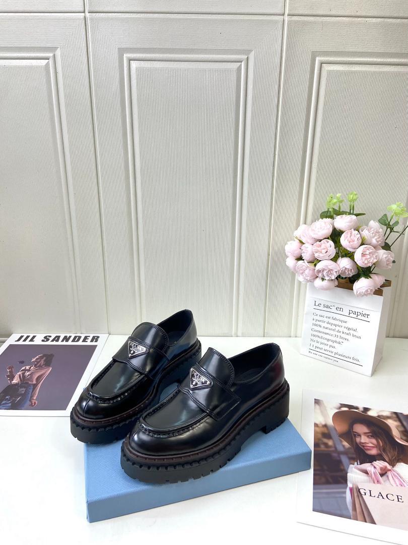 PRADA プラダ レディース ローファー 革靴 シューズ