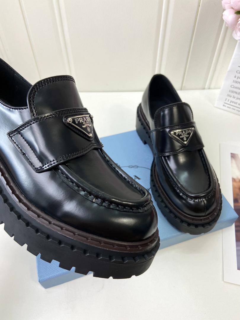 PRADA プラダ レディース ローファー 革靴 シューズ