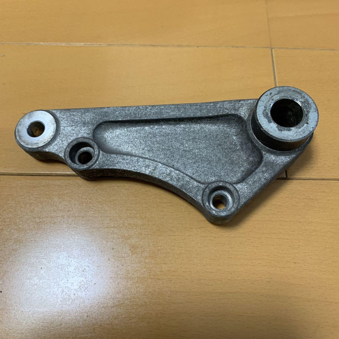ゼファー400 リアキャリパーサポートC5以降 - メルカリ