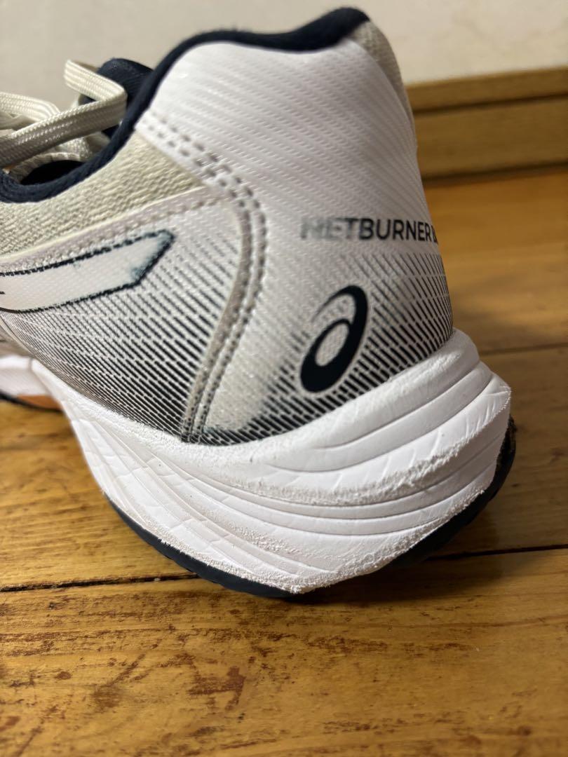 ASICSバレーボールシューズ　NETBURNER BALLISTIC FF