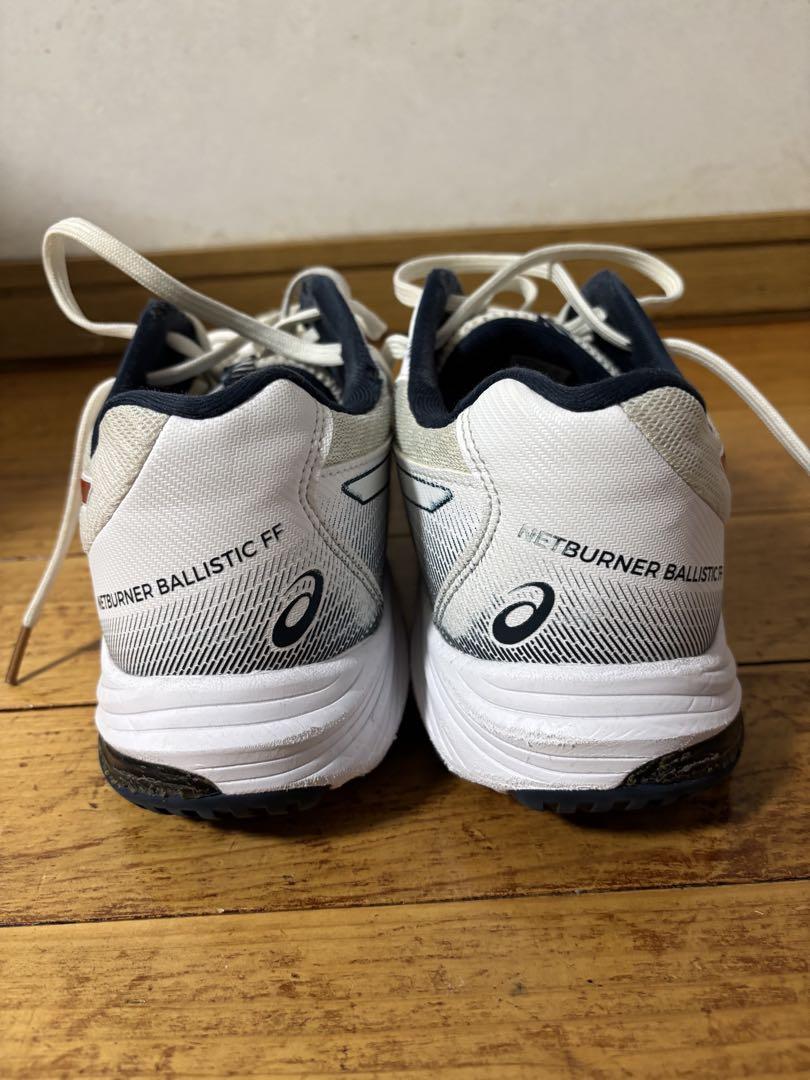 ASICSバレーボールシューズ　NETBURNER BALLISTIC FF