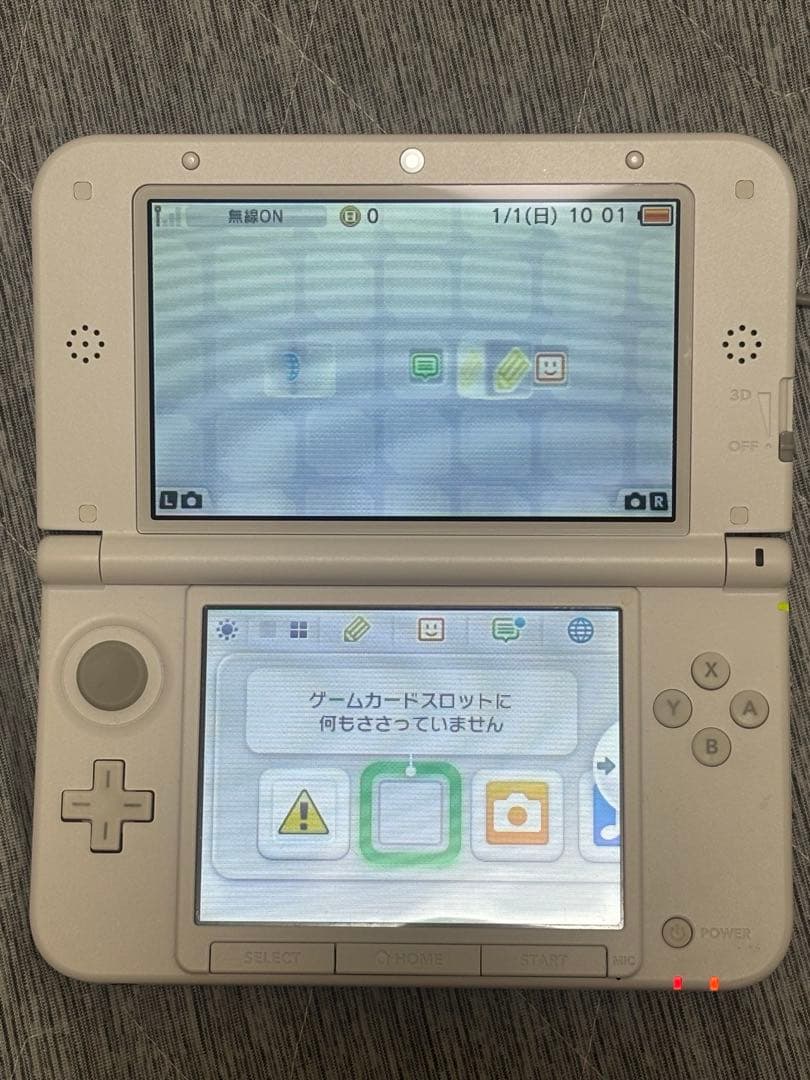 ホワイト目立った傷や汚れなし