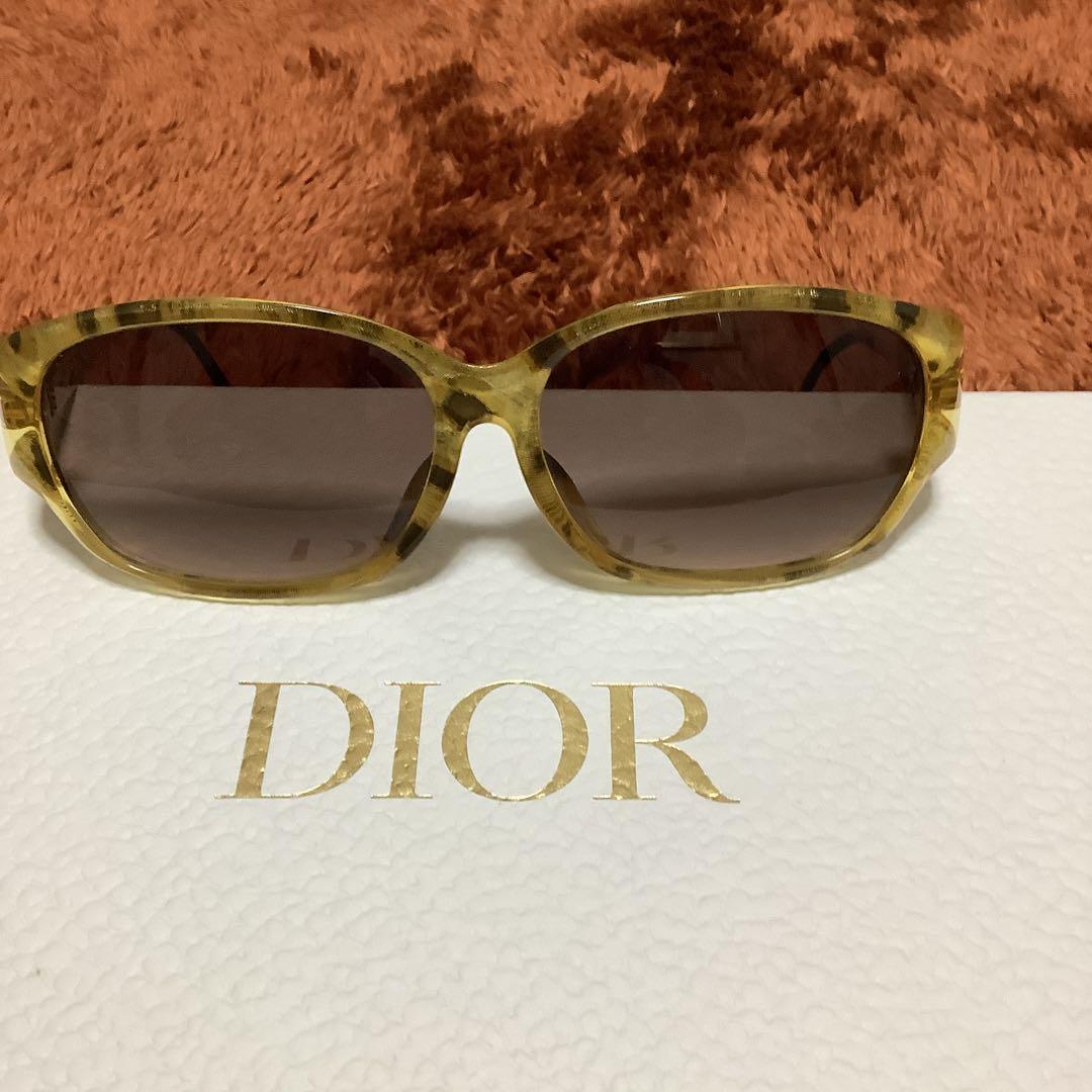 Dior キャットアイ サングラス